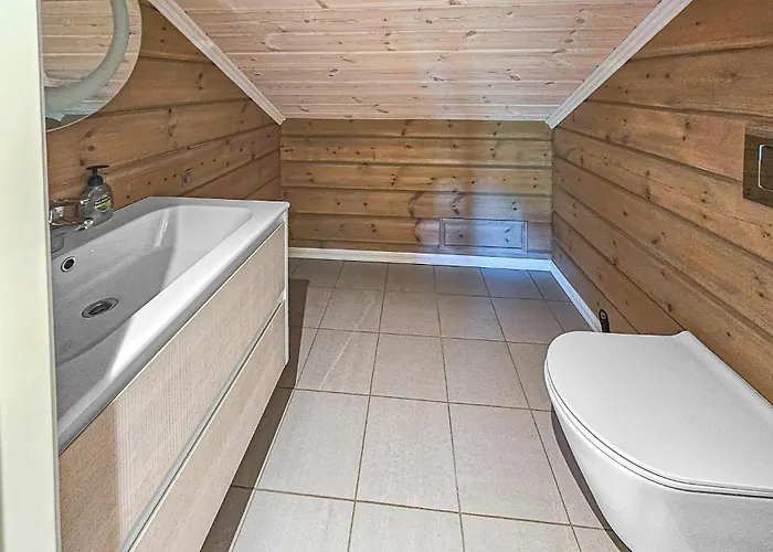 펜션 Awesome In Vinje With Sauna *